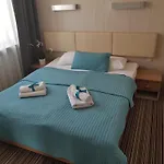 Marina W Budynku Z Basenem Apartment *