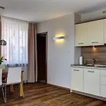 Marina W Budynku Z Basenem Apartment *