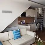 Marina W Budynku Z Basenem Appartamento Jastarnia