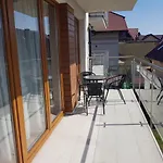 Marina W Budynku Z Basenem Апартаменты *