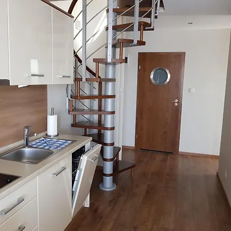 Marina W Budynku Z Basenem Apartment *