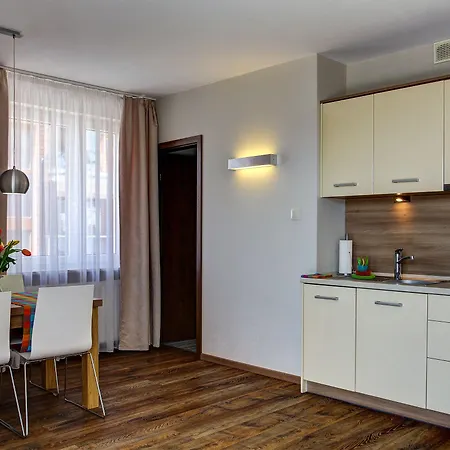 Marina W Budynku Z Basenem Apartment *