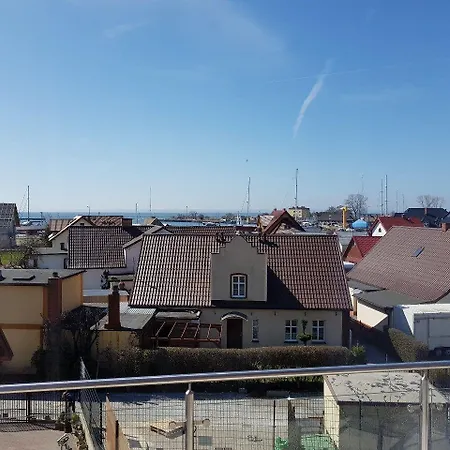 Marina W Budynku Z Basenem Apartment
