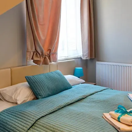 Marina W Budynku Z Basenem Appartement *