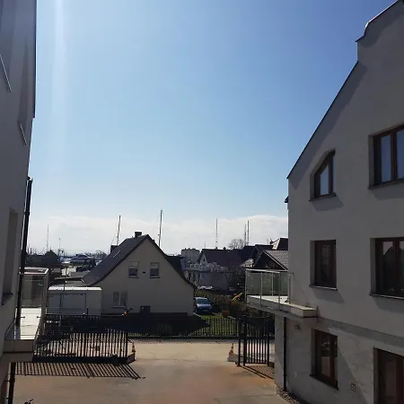 Marina W Budynku Z Basenem * 亚斯塔尔尼亚