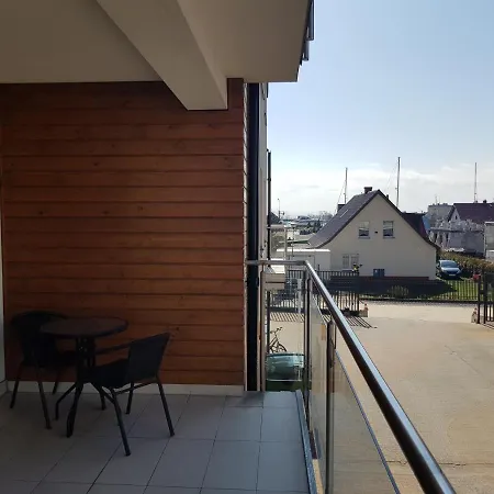 Marina W Budynku Z Basenem Apartment