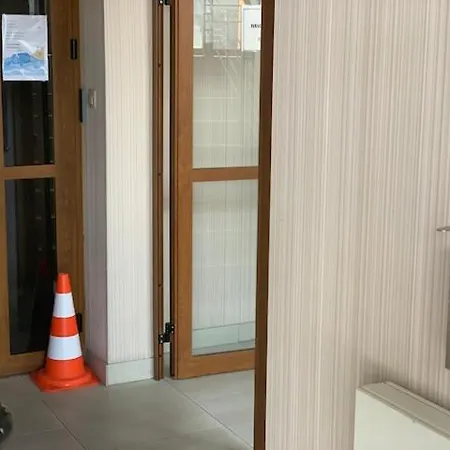 Marina W Budynku Z Basenem Appartement *