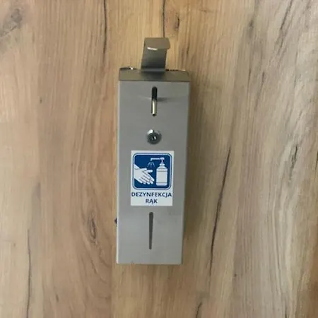 Marina W Budynku Z Basenem *