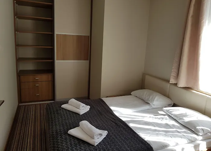 Marina W Budynku Z Basenem Daire