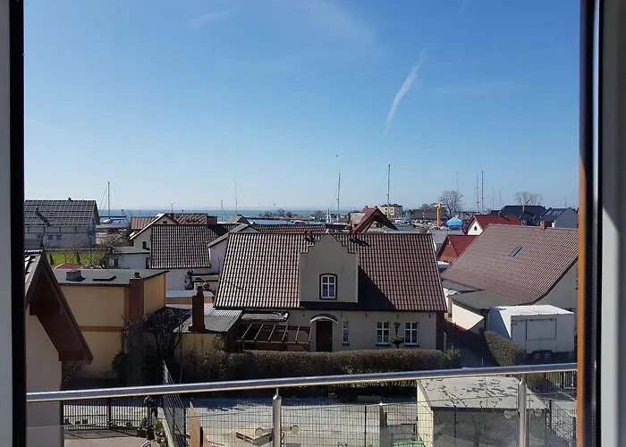 Marina W Budynku Z Basenem Daire